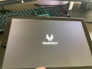 電源を入れたときのロゴもHeadwolf